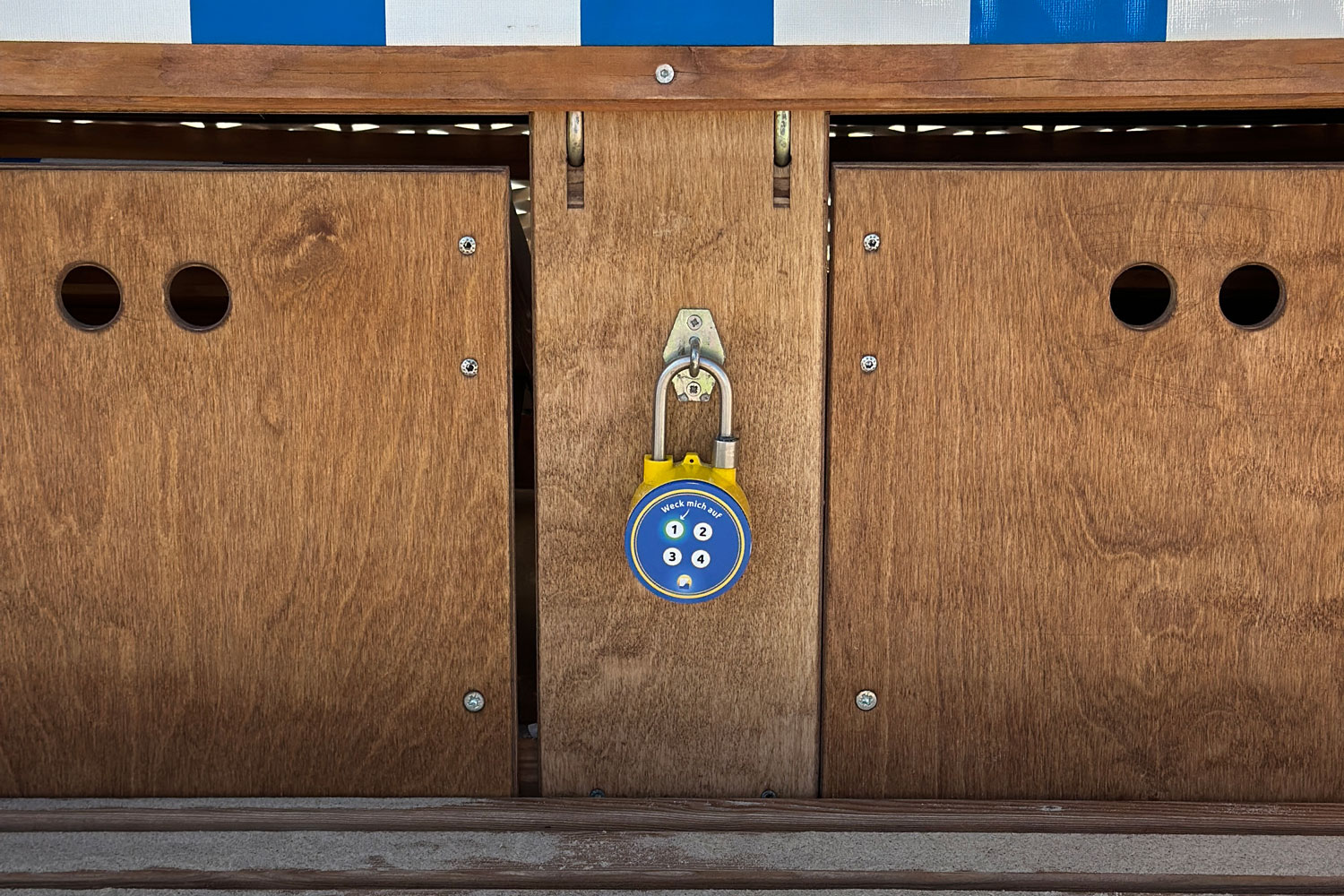 Strandkörbe mit elektronischen Schlössern